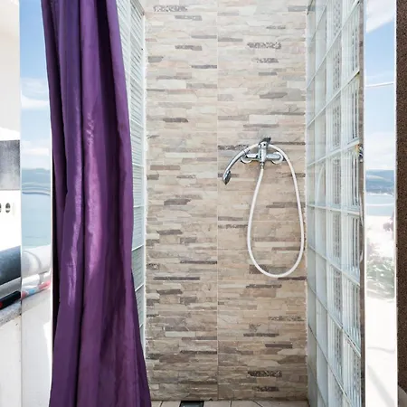 Апартаменты Marin,seaview,terrace Massage Hot Tube,grill Place,parking