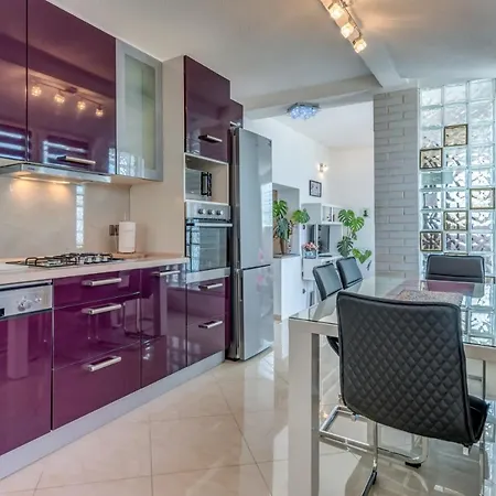 House Marin With 2 10 M From Sea * Trogir