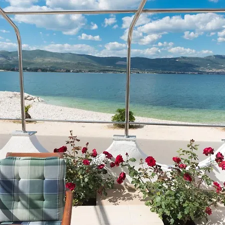 House Marin With 2 10 M From Sea Trogir