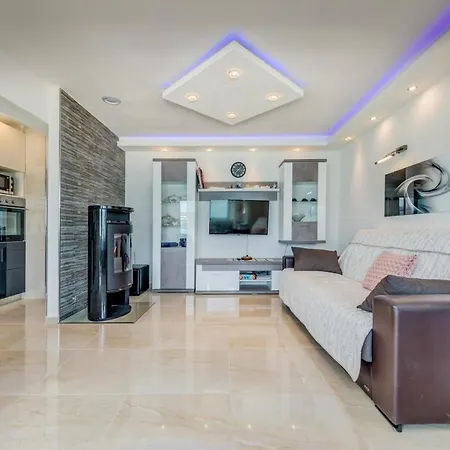 House Marin With 2 10 M From Sea Trogir