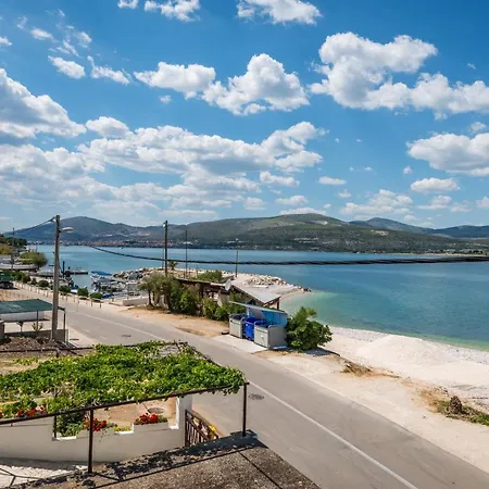 House Marin With 2 10 M From Sea Apartment *