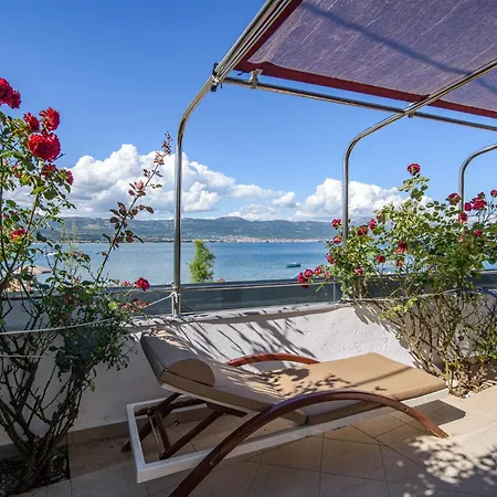 House Marin With 2 10 M From Sea *