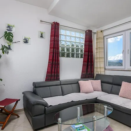 House Marin With 2 10 M From Sea Apartment