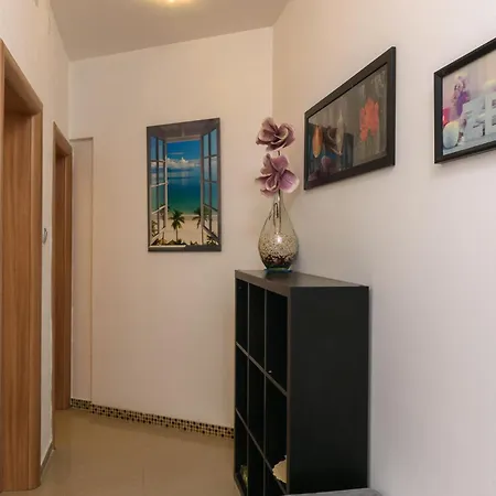 House Marin With 2 10 M From Sea * Trogir