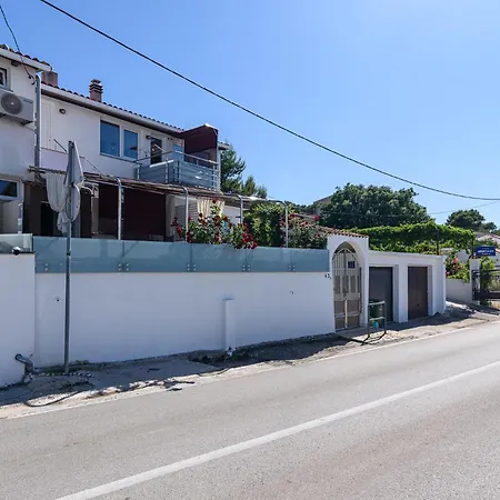 Marin,seaview,terrace With Massage Hot Tube,grill Place,parking شقة