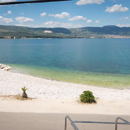 House Marin With 2 10 M From Sea *