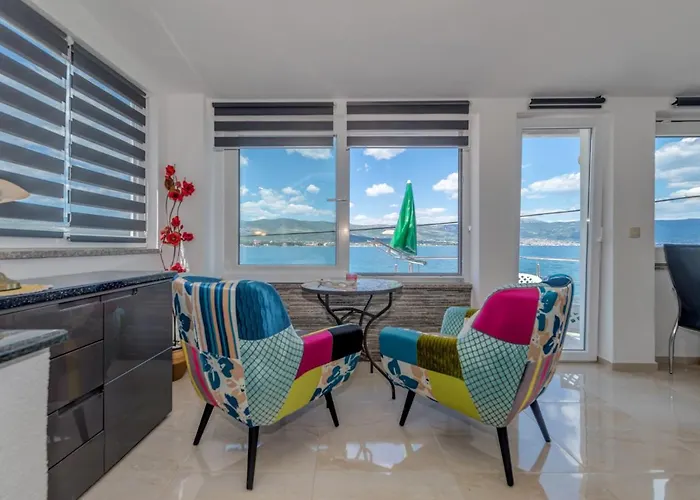 Marin,seaview,terrace With Massage Hot Tube,grill Place,parking تروغير