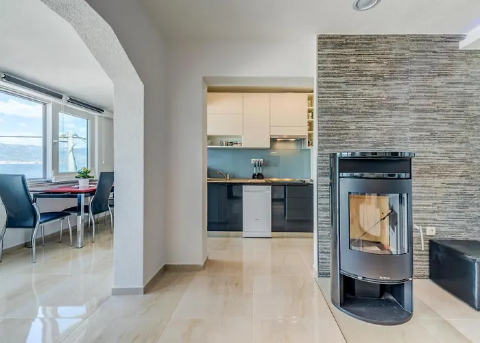 Marin,seaview,terrace With Massage Hot Tube,grill Place,parking شقة *