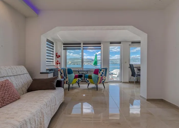 شقة Marin,seaview,terrace With Massage Hot Tube,grill Place,parking تروغير