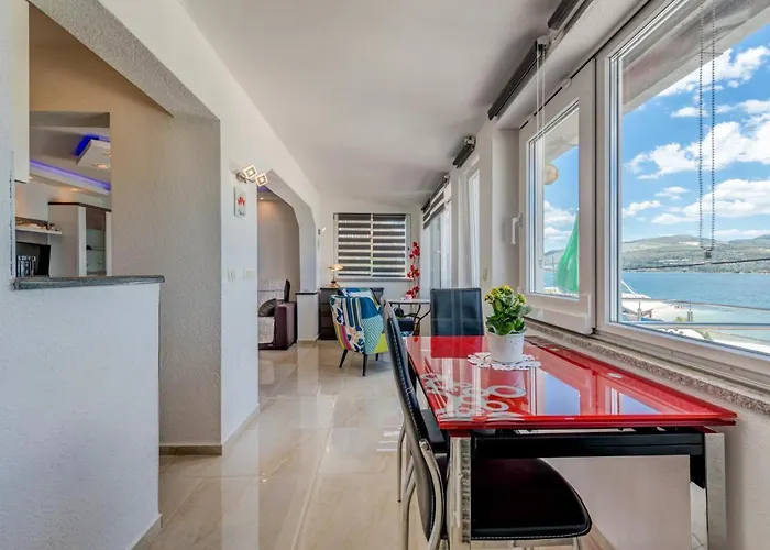 Marin,seaview,terrace With Massage Hot Tube,grill Place,parking شقة *