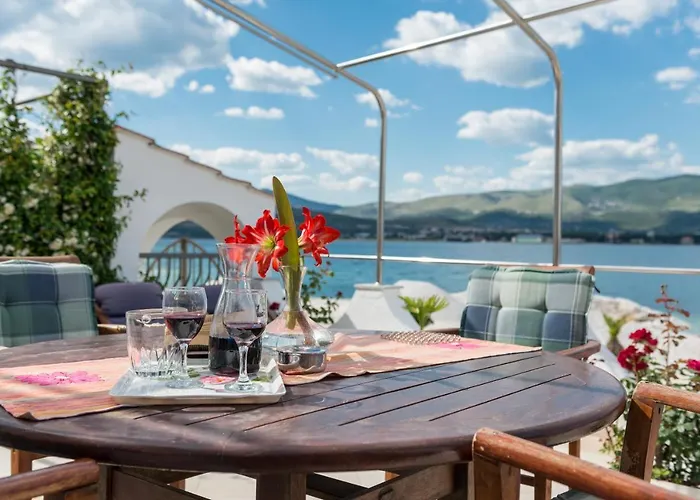 Apartment Marin,seaview,terrace With Massage Hot Tube,grill Place,parking Trogir