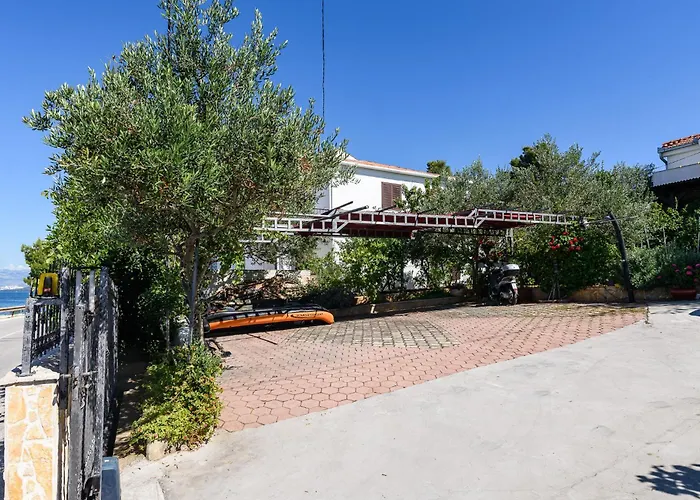 Apartment Marin,seaview,terrace With Massage Hot Tube,grill Place,parking Trogir