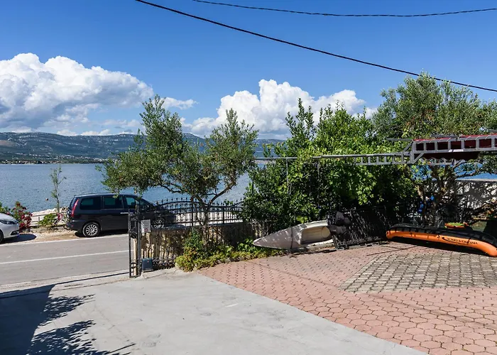 Marin,seaview,terrace With Massage Hot Tube,grill Place,parking Trogir
