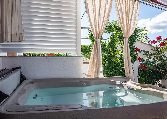 شقة Marin,seaview,terrace With Massage Hot Tube,grill Place,parking *