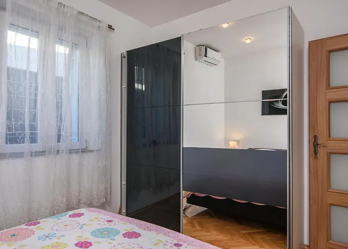 Apartment Marin,seaview,terrace With Massage Hot Tube,grill Place,parking Trogir