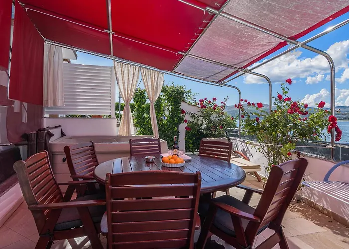 Marin,seaview,terrace With Massage Hot Tube,grill Place,parking شقة *