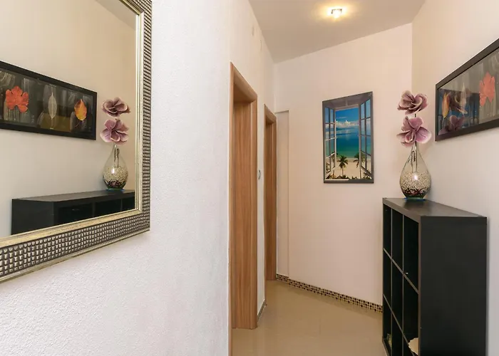 Apartment Marin,seaview,terrace With Massage Hot Tube,grill Place,parking *