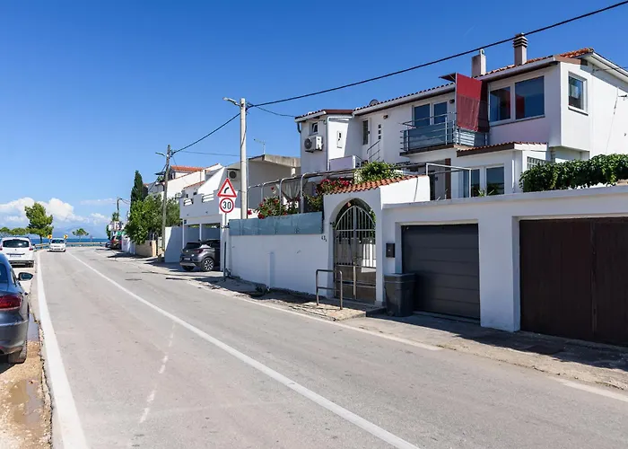 Marin,seaview,terrace With Massage Hot Tube,grill Place,parking